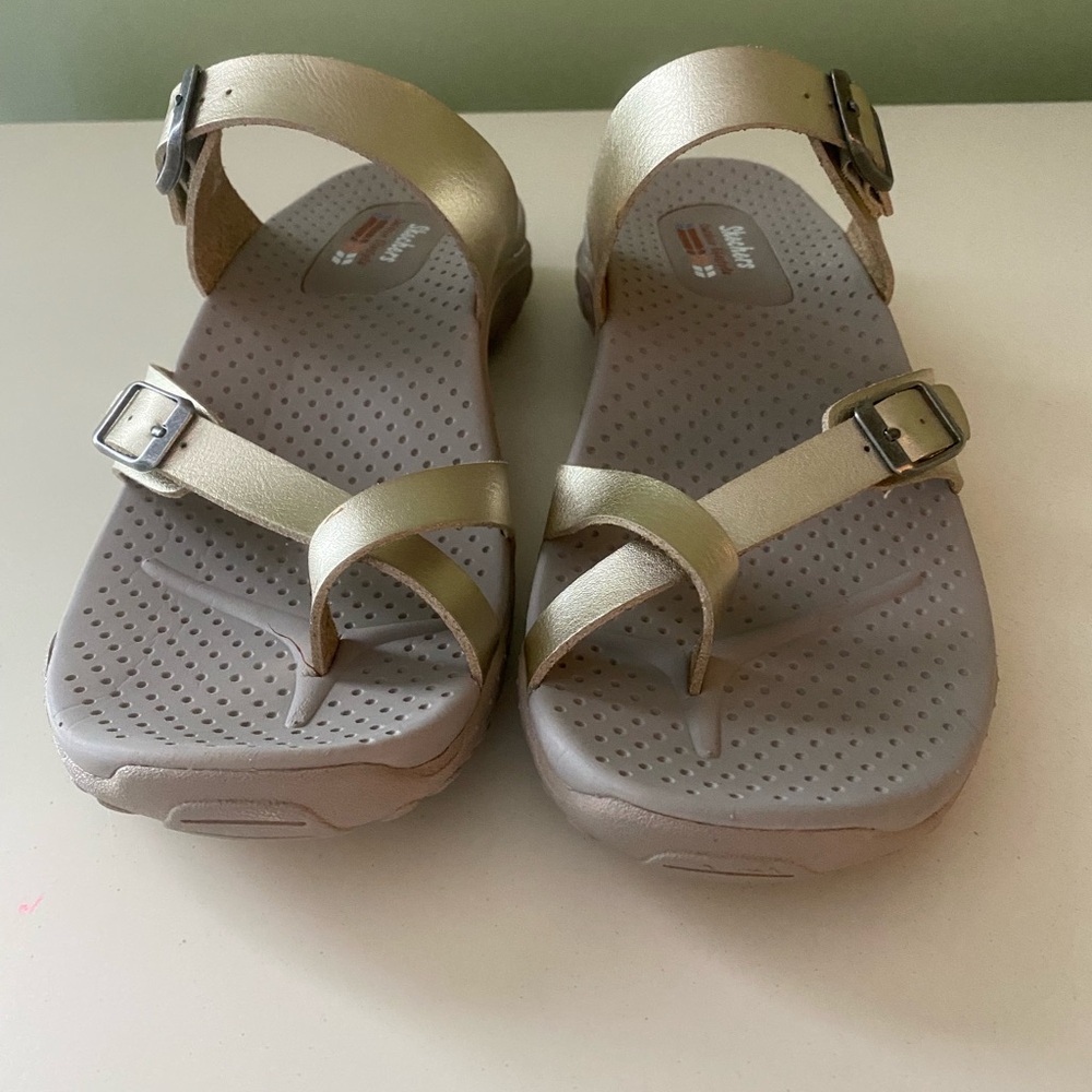 Skechers Women's Gold Strappy Toe-Loop Sandals